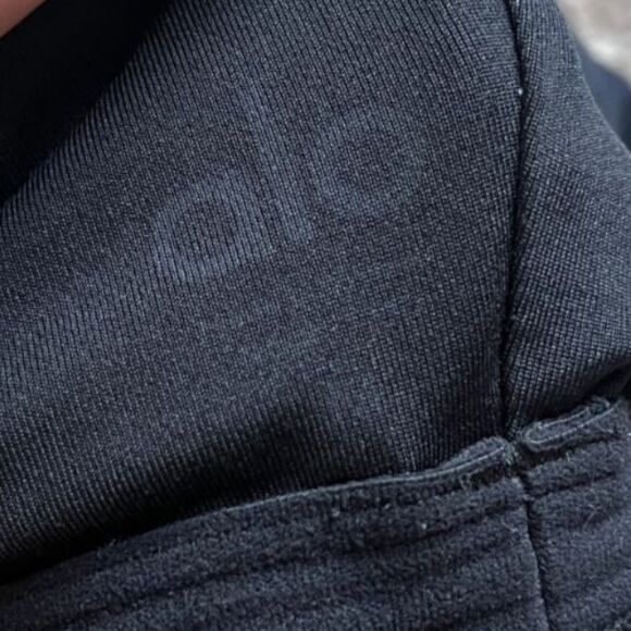 Alo Yoga Micro Houndstooth Bra in Cranberry/Black Size MEDIUM - Picture 5 of 6